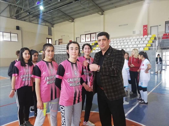 15 Temmuz Anadolu Lisesi Futsalda il üçüncüsü oldu